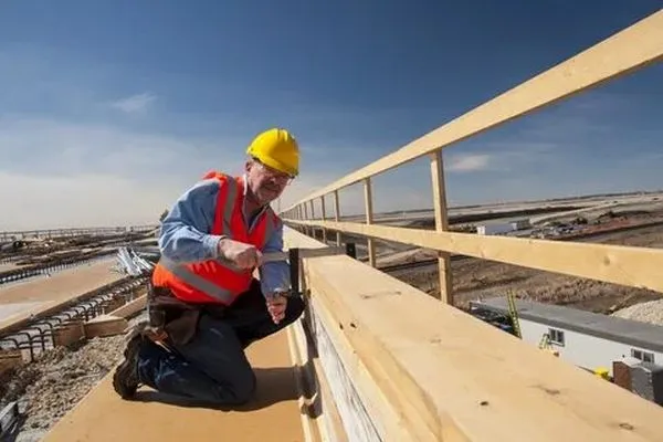 Член коллегии Военно-промышленной комиссии РФ, член... Член коллегии Военно-промышленной комиссии РФ, член...