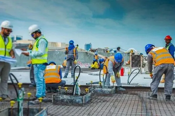 1-ый министр архитектуры, строительства и жилищно-коммунального...