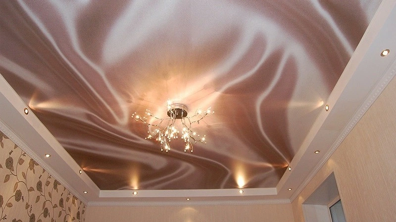 Можно ли натянуть потолок, если одна стена из гипсокартона, стекла или пеноблока?