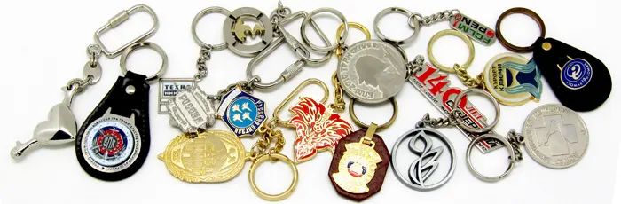 Брелоки: от утилитарного аксессуара до объекта искусства и маркетинга